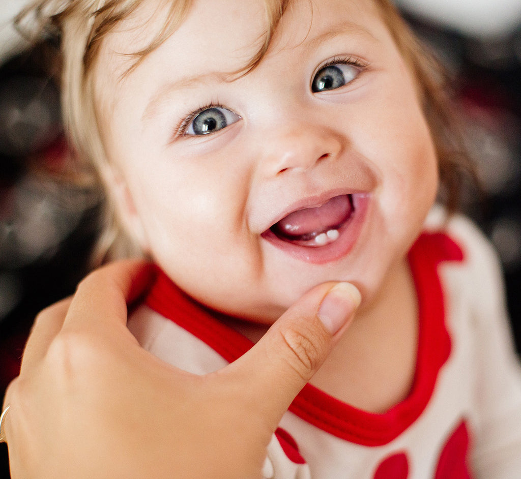 Poussée dentaire chez bébé : l'arrivée et l'ordre des dents de lait